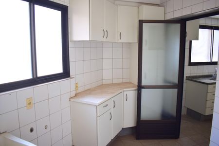Apartamento para alugar com 174m², 4 quartos e 2 vagasÁrea de Serviço