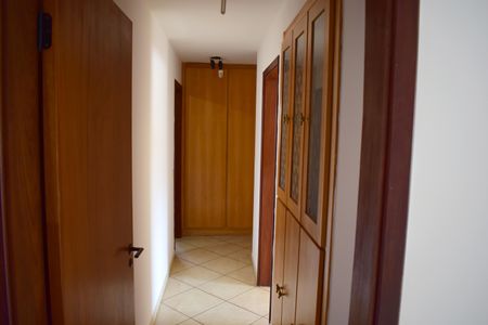 Apartamento para alugar com 174m², 4 quartos e 2 vagasCorredor