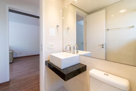 Apartamento à venda com 67m², 2 quartos e 1 vaga Apartamento à venda com 67m², 2 quartos e 1 vagaBanheiro Social