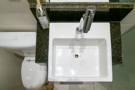 Apartamento à venda com 67m², 2 quartos e 1 vaga Apartamento à venda com 67m², 2 quartos e 1 vagaBanheiro da Suíte