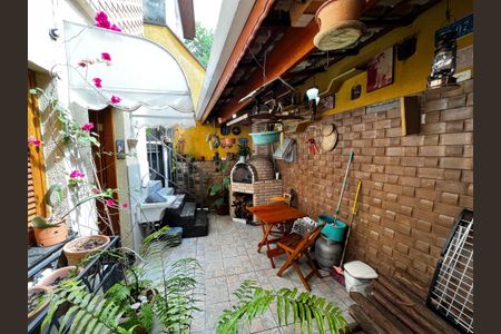 Casa à venda com 150m², 3 quartos e 2 vagasChurrasqueira