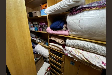 Casa à venda com 150m², 3 quartos e 2 vagasCloset