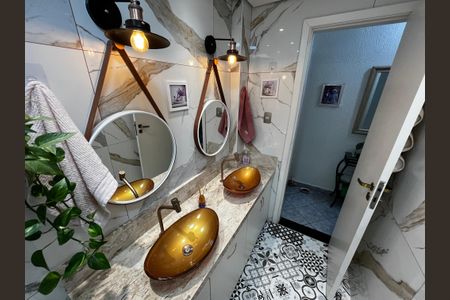 Casa à venda com 150m², 3 quartos e 2 vagasBanheiro