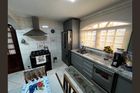 Casa à venda com 150m², 3 quartos e 2 vagasCozinha