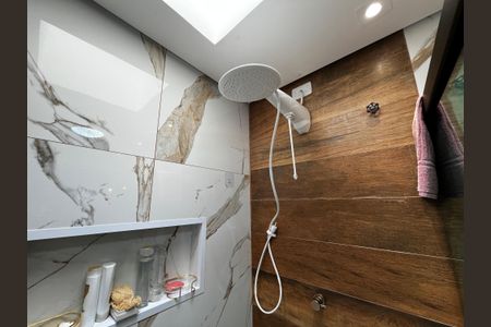 Casa à venda com 150m², 3 quartos e 2 vagasBanheiro