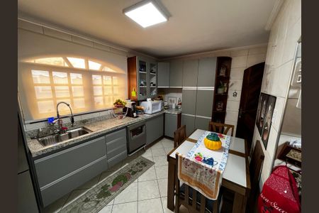 Casa à venda com 150m², 3 quartos e 2 vagasCozinha