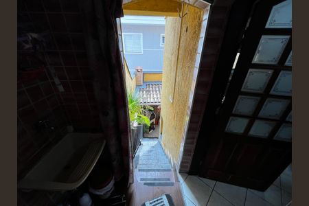 Casa à venda com 150m², 3 quartos e 2 vagasEscada Lateral