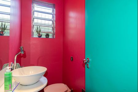 Casa à venda com 270m², 4 quartos e 1 vaga Casa à venda com 270m², 4 quartos e 1 vagaBanheiro 2