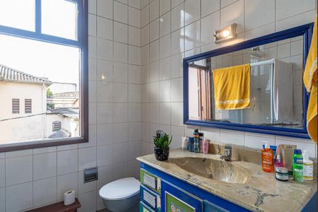 Casa à venda com 270m², 4 quartos e 1 vaga Casa à venda com 270m², 4 quartos e 1 vagaBanheiro 1