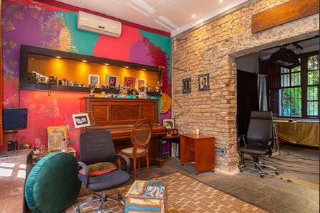 Casa à venda com 270m², 4 quartos e 1 vaga Casa à venda com 270m², 4 quartos e 1 vagaSala 1