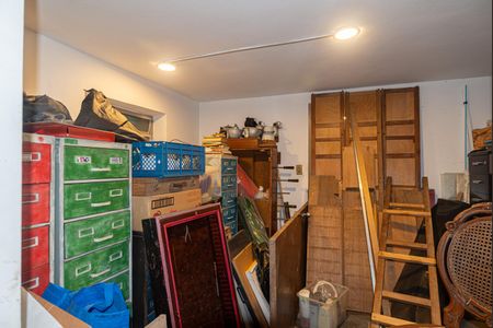 Casa à venda com 270m², 4 quartos e 1 vaga Casa à venda com 270m², 4 quartos e 1 vagaPorão