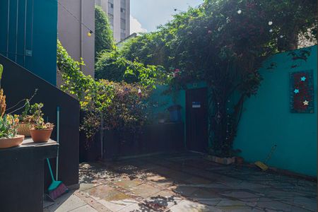 Casa à venda com 270m², 4 quartos e 1 vaga Casa à venda com 270m², 4 quartos e 1 vagaQuintal