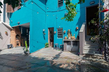 Casa à venda com 270m², 4 quartos e 1 vaga Casa à venda com 270m², 4 quartos e 1 vagaQuintal