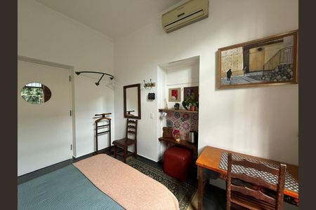 Casa à venda com 270m², 4 quartos e 1 vaga Casa à venda com 270m², 4 quartos e 1 vagaQuarto 1