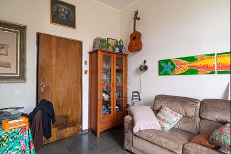 Casa à venda com 270m², 4 quartos e 1 vaga Casa à venda com 270m², 4 quartos e 1 vagaEscritório