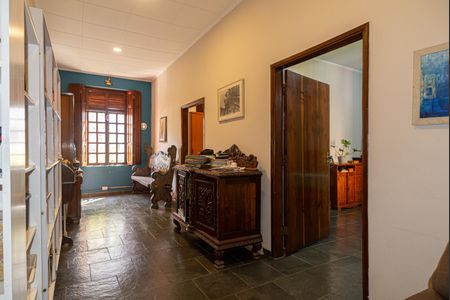 Casa à venda com 270m², 4 quartos e 1 vaga Casa à venda com 270m², 4 quartos e 1 vagaBiblioteca