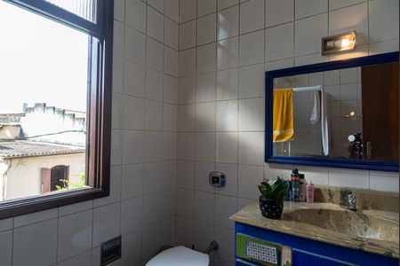 Casa à venda com 270m², 4 quartos e 1 vaga Casa à venda com 270m², 4 quartos e 1 vagaBanheiro 1