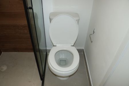 Casa de condomínio para alugar com 211m², 2 quartos e 2 vagasBanheiro da Suíte 2