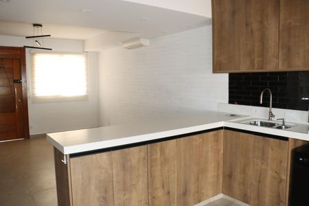 Casa de condomínio para alugar com 211m², 2 quartos e 2 vagasCozinha