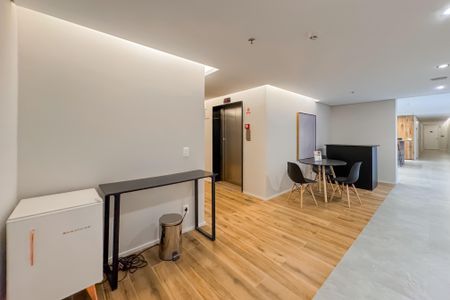 Studio para alugar com 24m², 1 quarto e 1 vaga Studio para alugar com 24m², 1 quarto e 1 vagaHall de Entrada