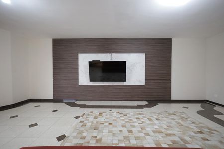 Sala de casa à venda com 3 quartos, 700m² em Utinga, Santo André