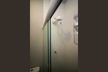 Banheiro de casa de condomínio para alugar com 1 quarto, 18m² em Azenha, Porto Alegre
