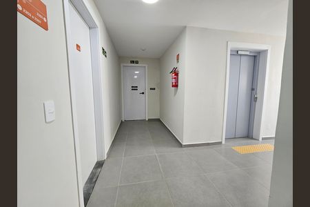 Apartamento para alugar com 28m², 1 quarto e sem vaga Apartamento para alugar com 28m², 1 quarto e sem vagaHall