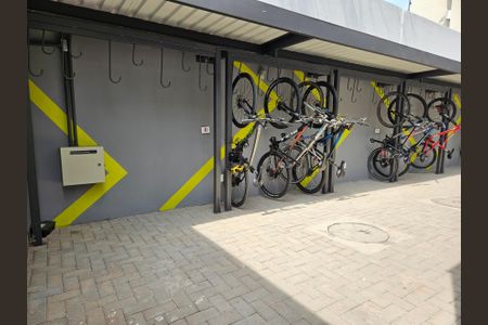 Área comum - Bicicletário de apartamento para alugar com 1 quarto, 28m² em Campo Belo, São Paulo