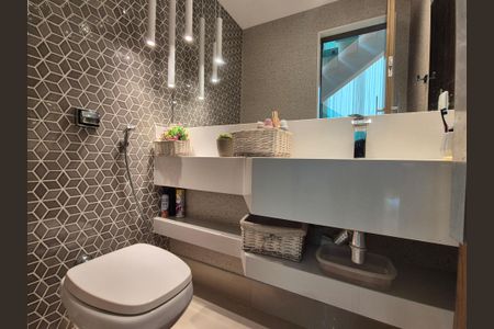 Casa de condomínio à venda com 426m², 5 quartos e 2 vagas Casa de condomínio à venda com 426m², 5 quartos e 2 vagasLavabo