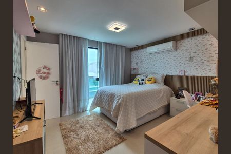 Casa de condomínio à venda com 426m², 5 quartos e 2 vagas Casa de condomínio à venda com 426m², 5 quartos e 2 vagasSuite 3