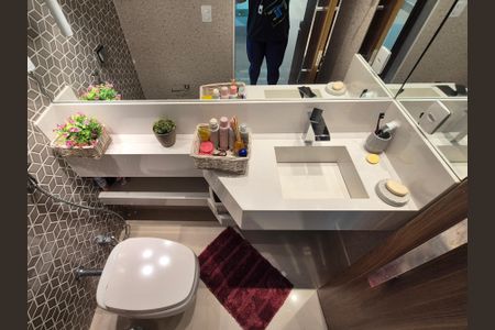 Casa de condomínio à venda com 426m², 5 quartos e 2 vagas Casa de condomínio à venda com 426m², 5 quartos e 2 vagasLavabo