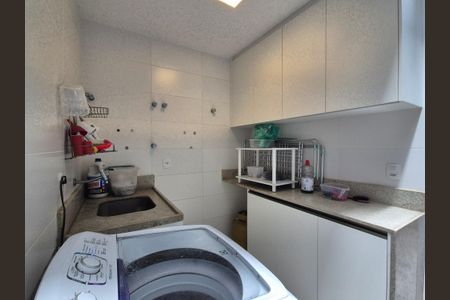 Casa de condomínio à venda com 426m², 5 quartos e 2 vagas Casa de condomínio à venda com 426m², 5 quartos e 2 vagasÁrea de Serviço