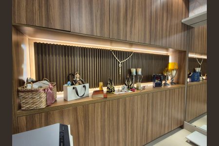 Casa de condomínio à venda com 426m², 5 quartos e 2 vagas Casa de condomínio à venda com 426m², 5 quartos e 2 vagasEscritório