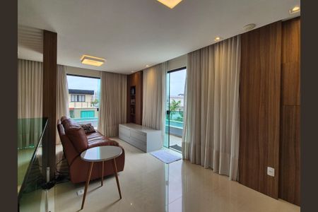 Casa de condomínio à venda com 426m², 5 quartos e 2 vagas Casa de condomínio à venda com 426m², 5 quartos e 2 vagasSala 2