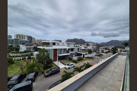 Casa de condomínio à venda com 426m², 5 quartos e 2 vagas Casa de condomínio à venda com 426m², 5 quartos e 2 vagasVista