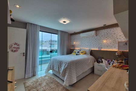 Casa de condomínio à venda com 426m², 5 quartos e 2 vagas Casa de condomínio à venda com 426m², 5 quartos e 2 vagasSuite 3