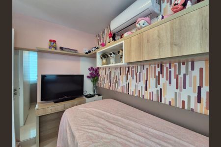 Casa de condomínio à venda com 426m², 5 quartos e 2 vagas Casa de condomínio à venda com 426m², 5 quartos e 2 vagasQuarto