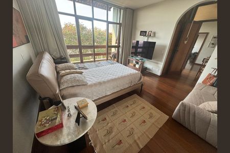 Casa à venda com 367m², 4 quartos e 5 vagasFoto 07