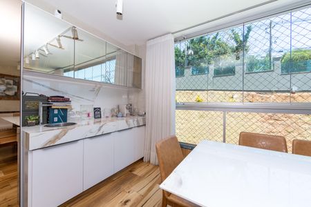 Apartamento à venda com 108m², 4 quartos e 2 vagasSala