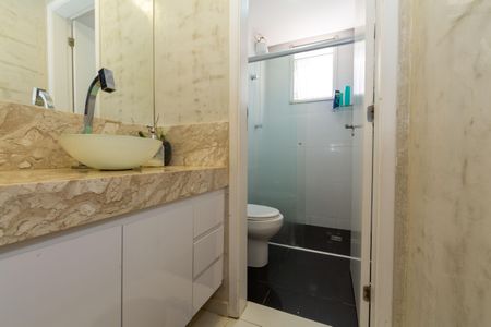 Apartamento à venda com 108m², 4 quartos e 2 vagasBanheiro