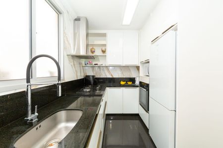 Apartamento à venda com 108m², 4 quartos e 2 vagasCozinha