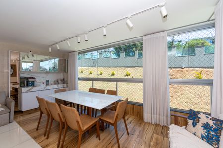 Apartamento à venda com 108m², 4 quartos e 2 vagasSala