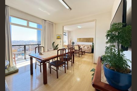 Apartamento à venda com 142m², 4 quartos e 2 vagasSala de Jantar