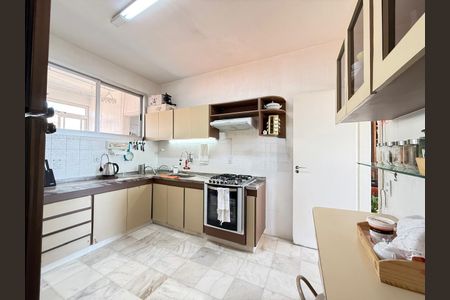 Apartamento à venda com 142m², 4 quartos e 2 vagasCozinha