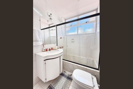 Apartamento à venda com 142m², 4 quartos e 2 vagasBanheiro