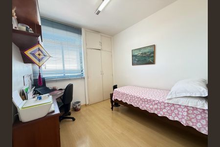 Apartamento à venda com 142m², 4 quartos e 2 vagasQuarto 2