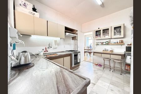 Apartamento à venda com 142m², 4 quartos e 2 vagasCozinha