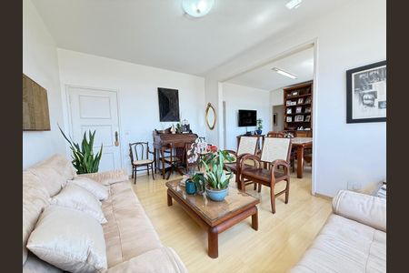 Apartamento à venda com 142m², 4 quartos e 2 vagasSala