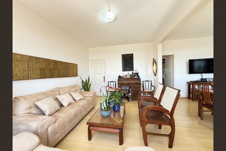 Apartamento à venda com 142m², 4 quartos e 2 vagasSala