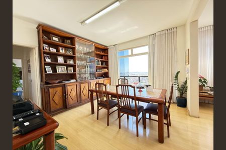 Apartamento à venda com 142m², 4 quartos e 2 vagasSala de Jantar